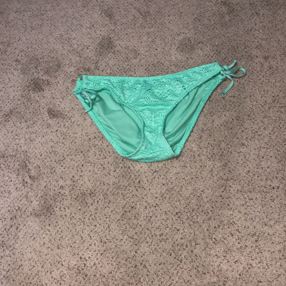 Bathing suit bottoms - Picture 3 of 3